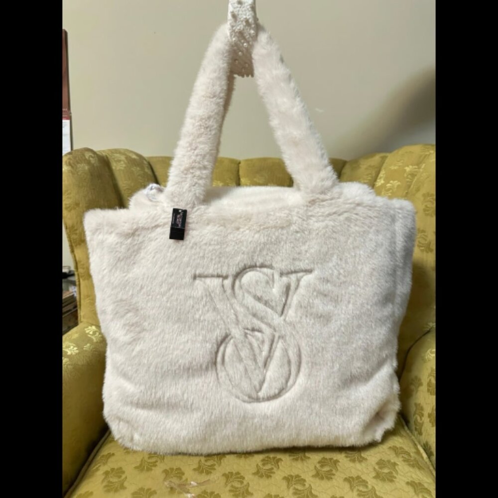 Victoria’s Secret White Cream Sherpa Faux Fur Large Logo Tote Bag Zipper